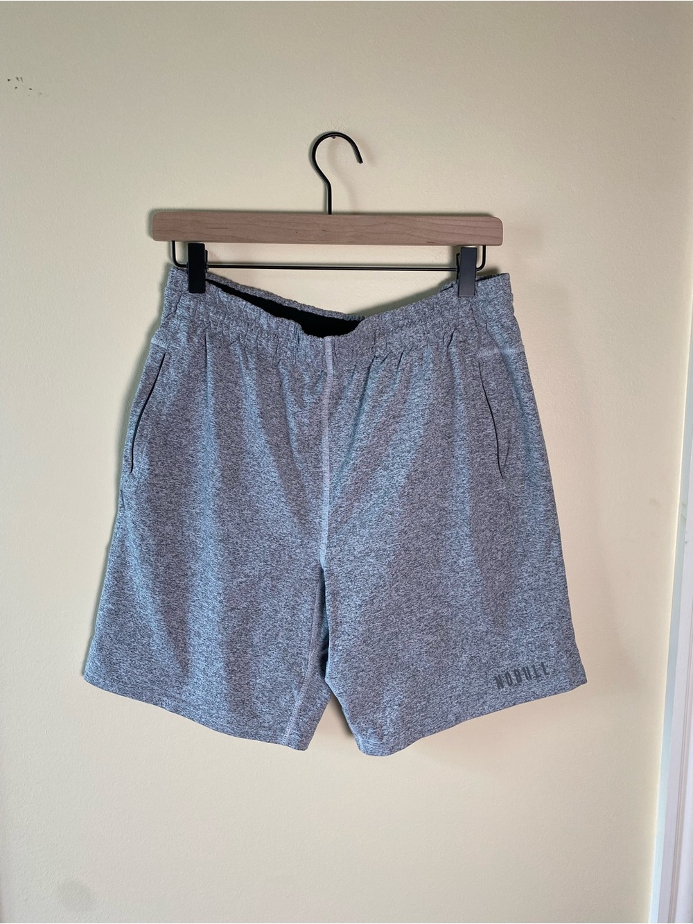 Nobull Men’s Athletic Gym Shorts Draw String Light Grey Size Large